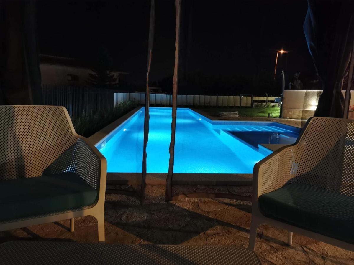 Villa Mater - Luxuriously Equipped Villa With A 15M Long Swimming Pool Zrnovnica Экстерьер фото