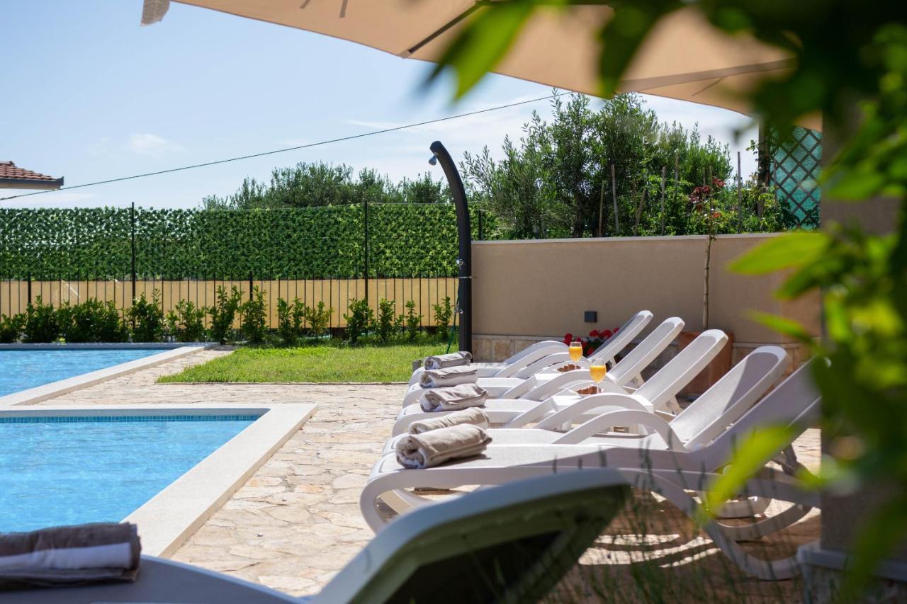 Villa Mater - Luxuriously Equipped Villa With A 15M Long Swimming Pool Zrnovnica Экстерьер фото
