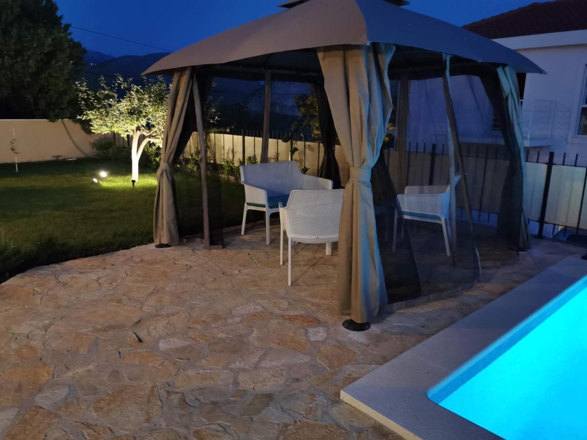 Villa Mater - Luxuriously Equipped Villa With A 15M Long Swimming Pool Zrnovnica Экстерьер фото