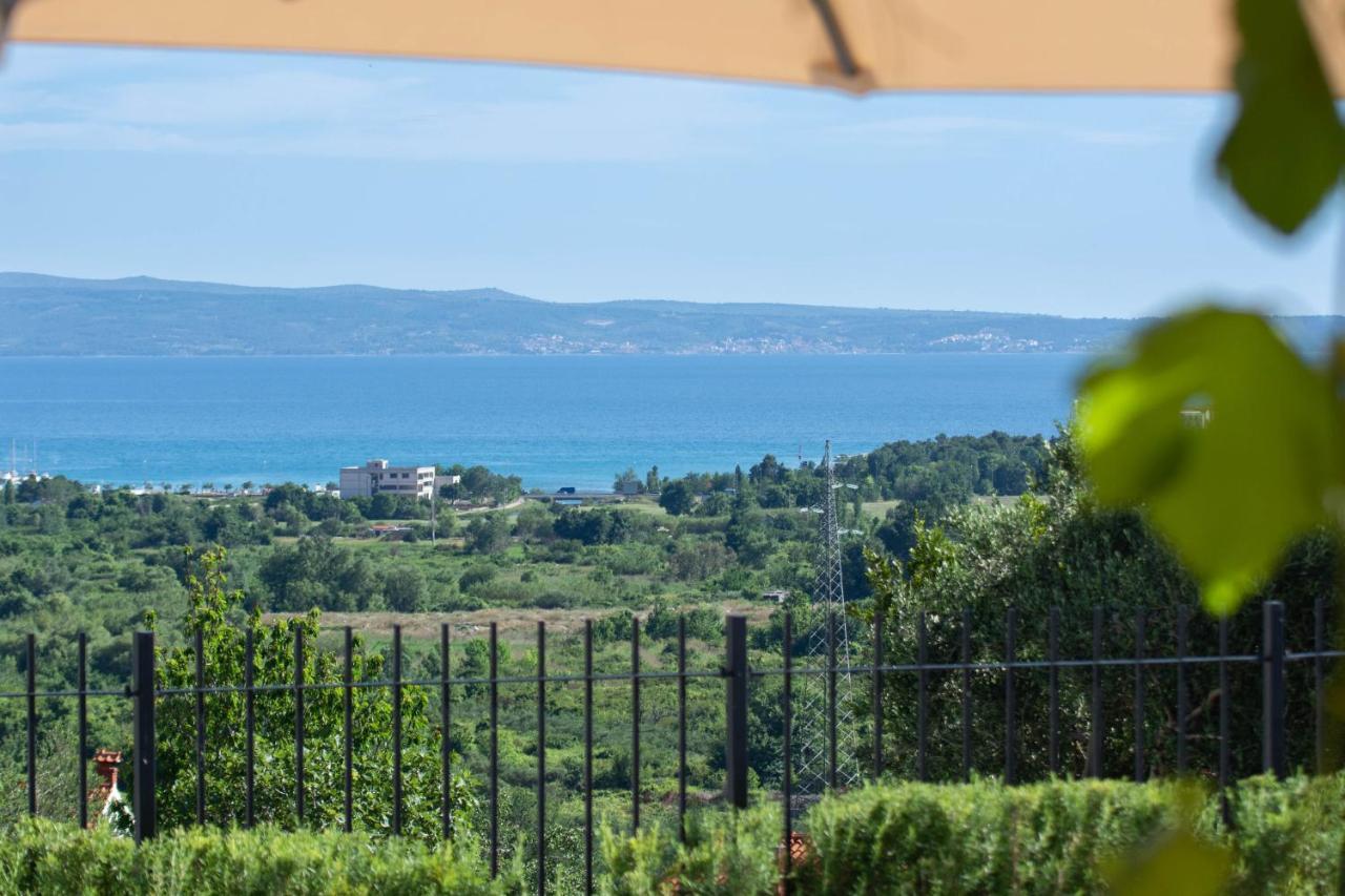Villa Mater - Luxuriously Equipped Villa With A 15M Long Swimming Pool Zrnovnica Экстерьер фото