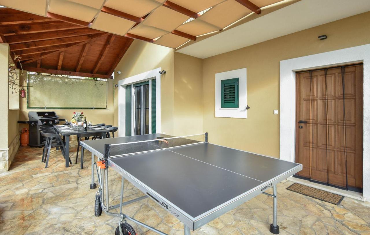 Villa Mater - Luxuriously Equipped Villa With A 15M Long Swimming Pool Zrnovnica Экстерьер фото