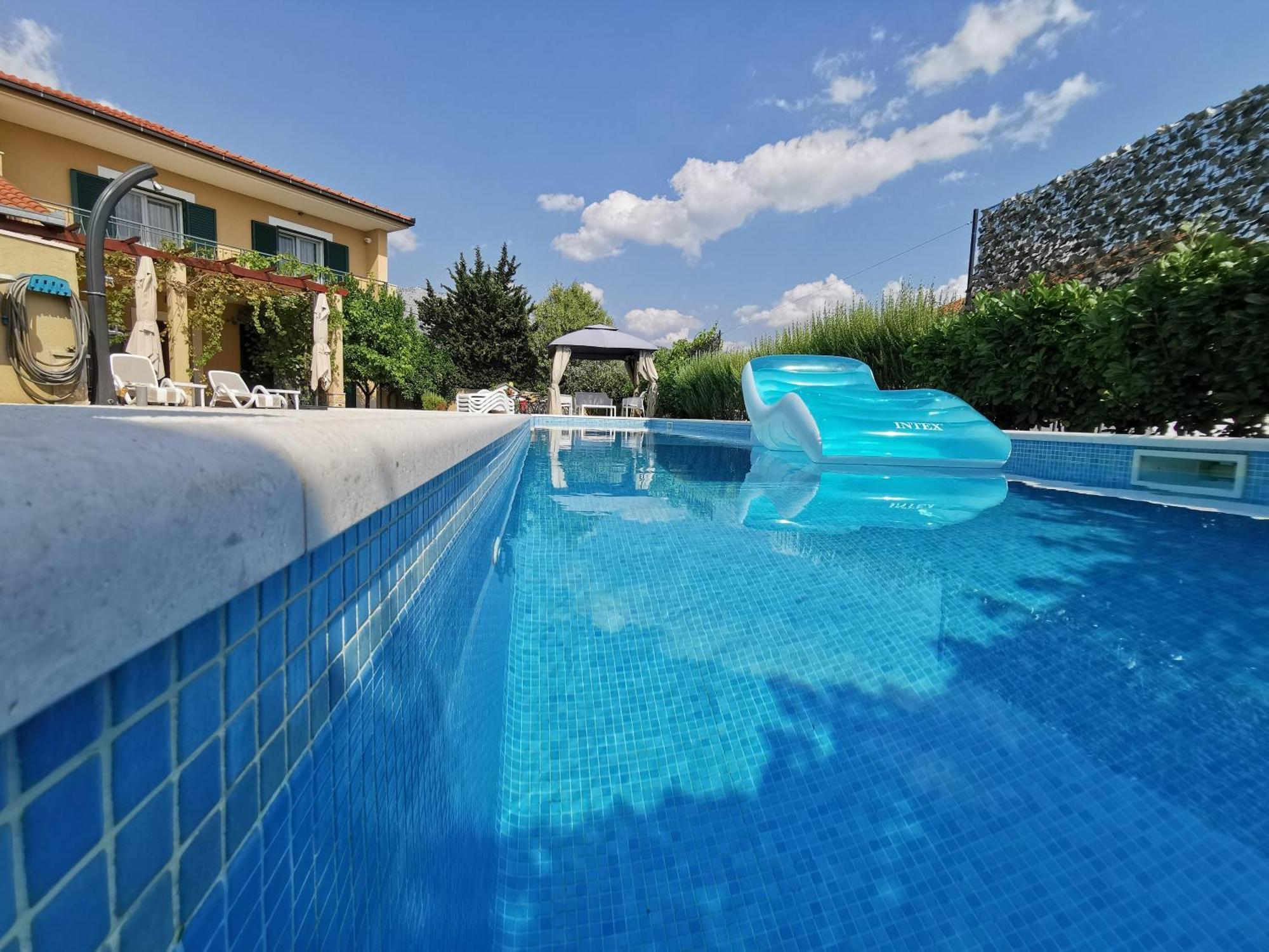 Villa Mater - Luxuriously Equipped Villa With A 15M Long Swimming Pool Zrnovnica Экстерьер фото