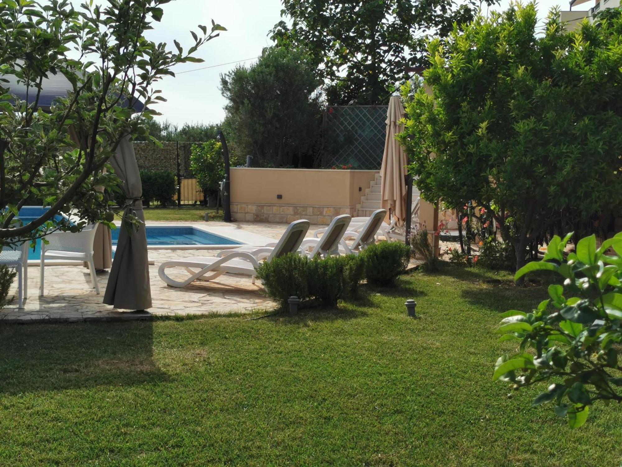 Villa Mater - Luxuriously Equipped Villa With A 15M Long Swimming Pool Zrnovnica Экстерьер фото