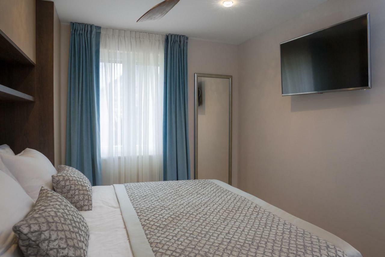Villa Mater - Luxuriously Equipped Villa With A 15M Long Swimming Pool Zrnovnica Экстерьер фото