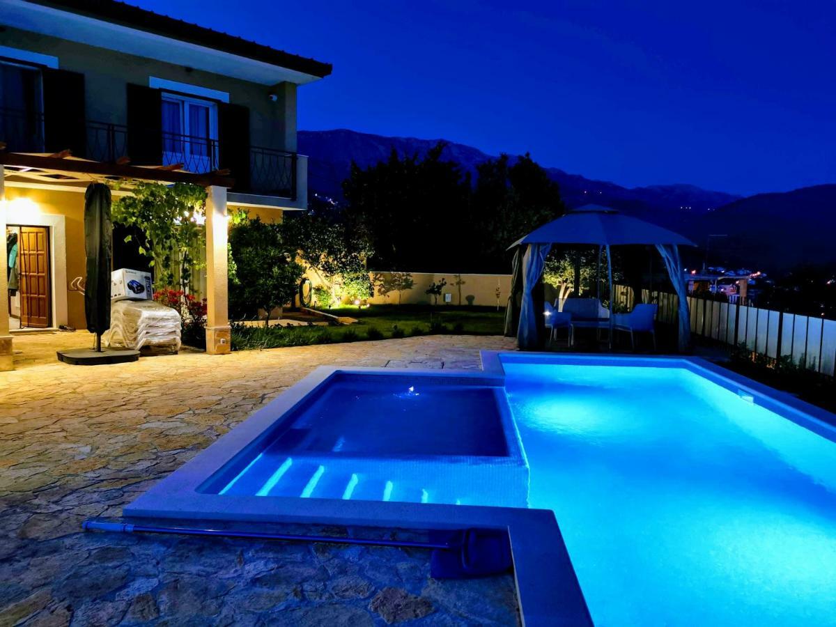 Villa Mater - Luxuriously Equipped Villa With A 15M Long Swimming Pool Zrnovnica Экстерьер фото